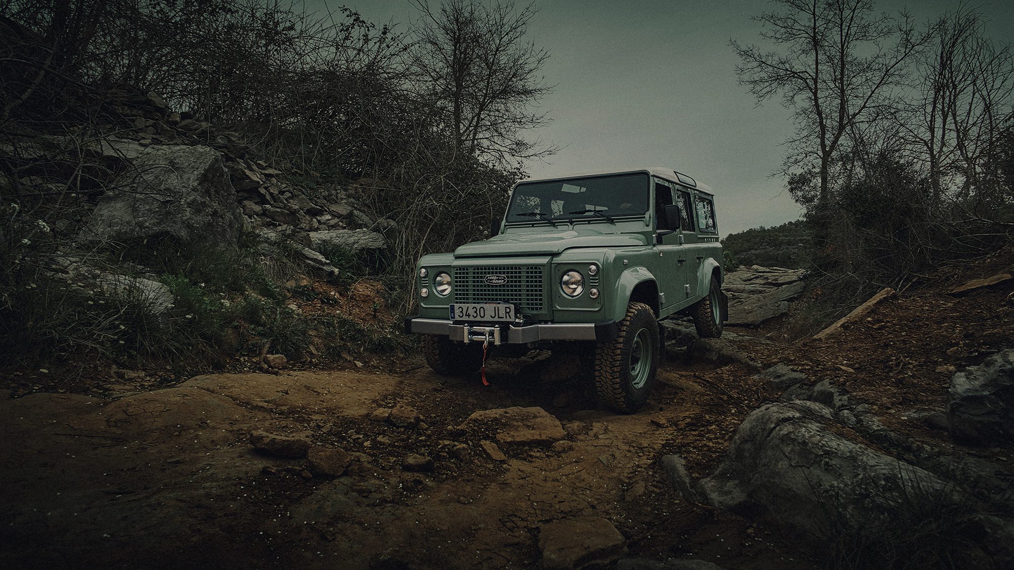 LAND ROVER DEFENDER