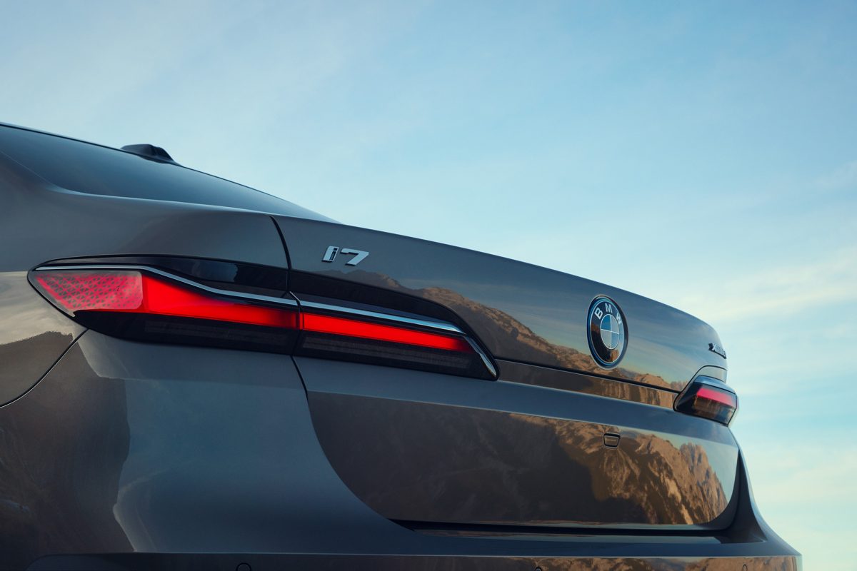 BMW I7